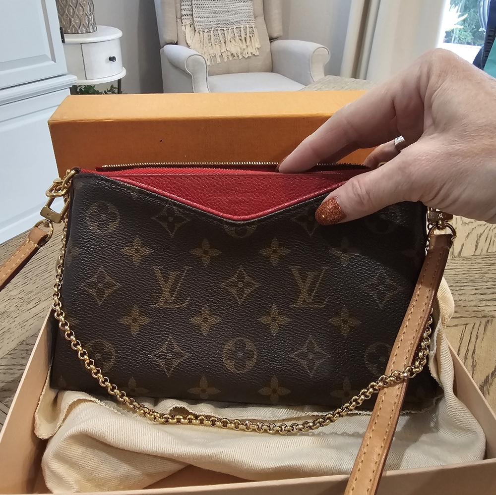 Louis Vuitton Pallas Clutch - Picture 2 of 6